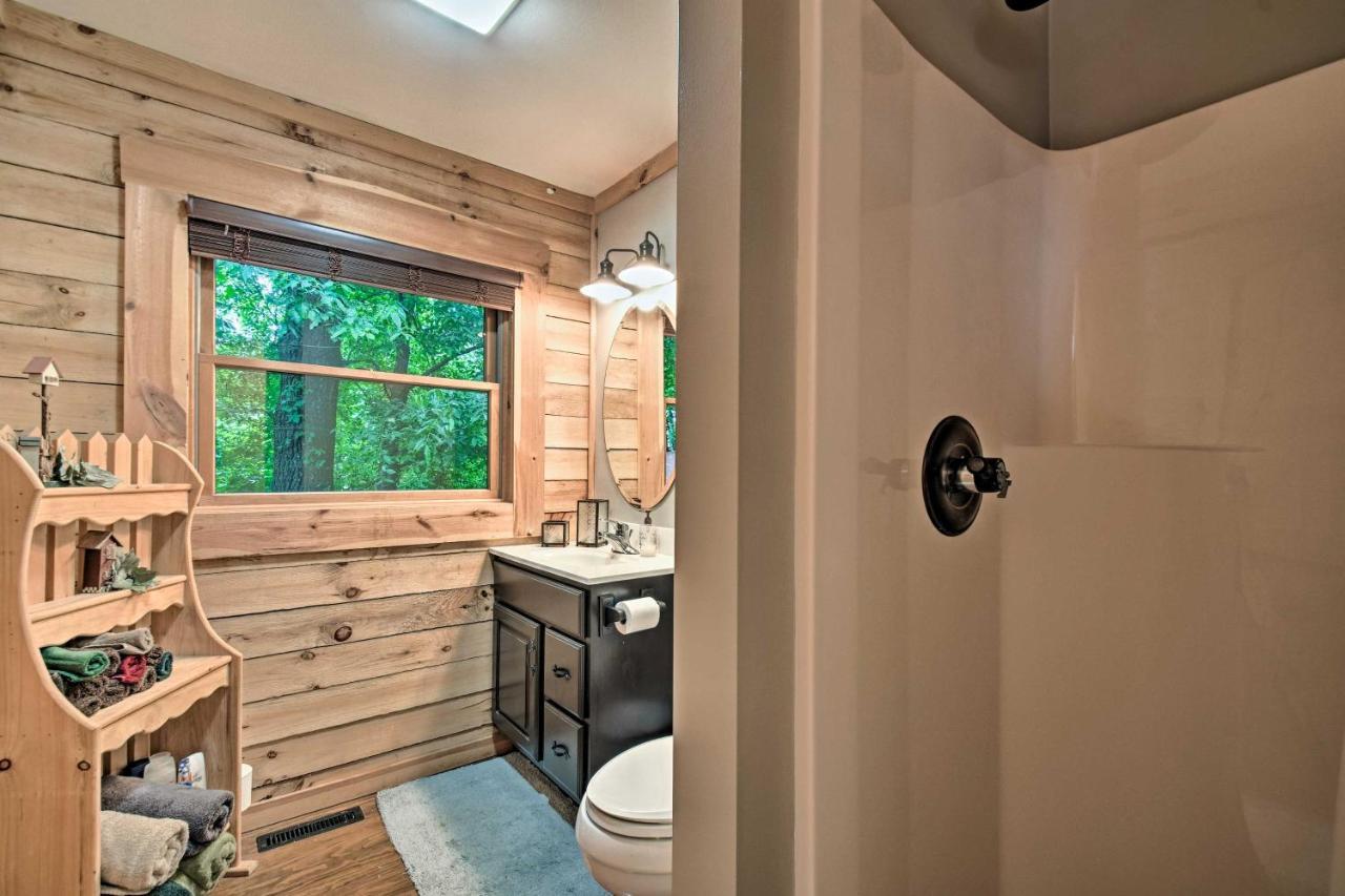 Cozy Amish Country Cabin On Shipshewana Lake! Exterior foto